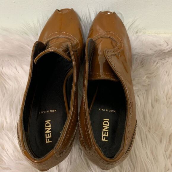 FENDI PATENT LEATHER BOOTS Size 38 - Picture 4 of 8